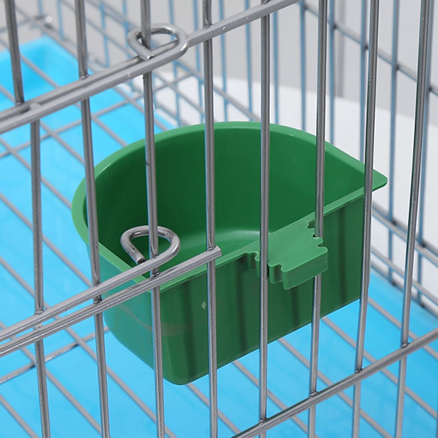 Plastic Parrot Feeder Food Water Bowl Pigeons Birds Cage Sand Cup Feeding Pet Bird Cage Semicircular Feeding Box 1 Pc